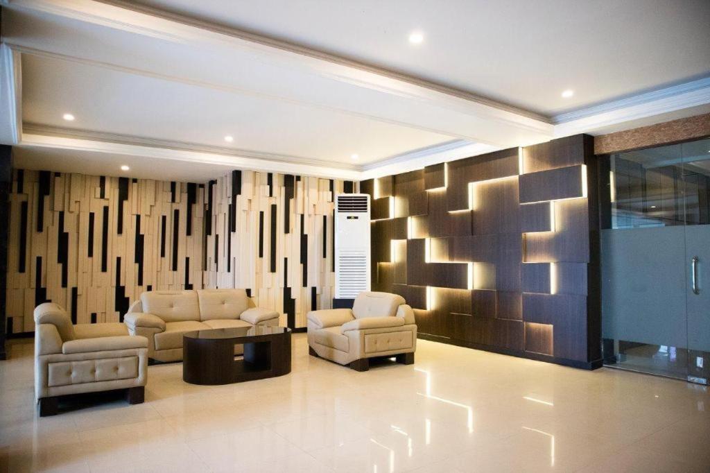 Karlita Hotel Tegal Kültér fotó