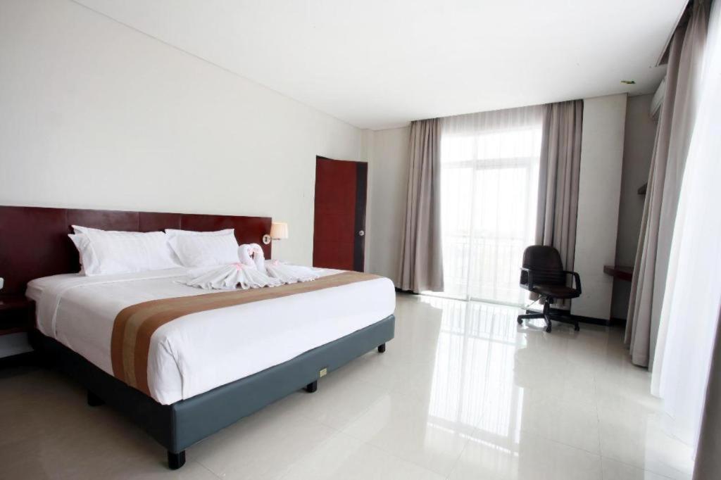 Karlita Hotel Tegal Kültér fotó