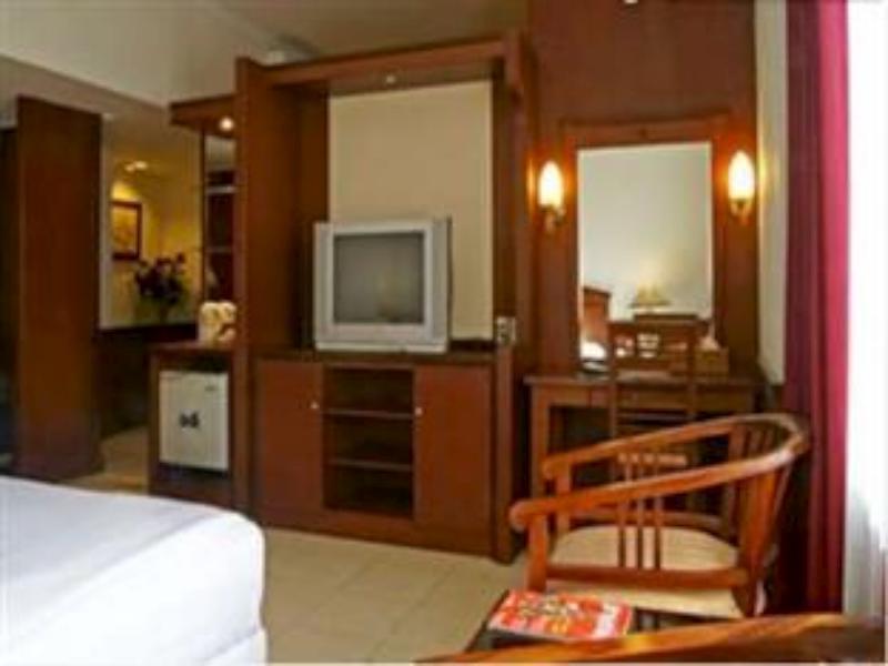 Karlita Hotel Tegal Kültér fotó