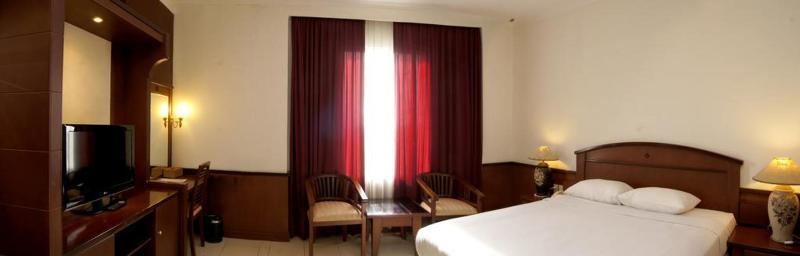 Karlita Hotel Tegal Kültér fotó