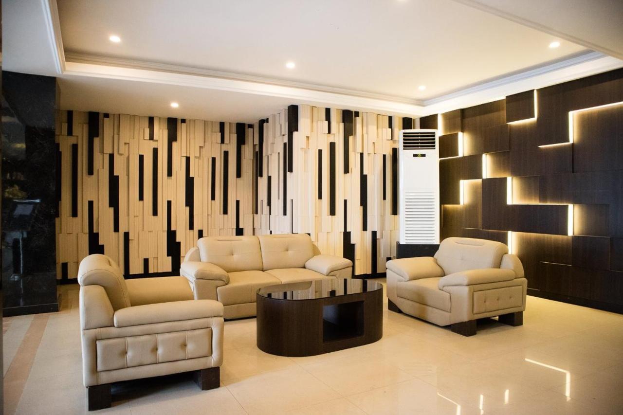 Karlita Hotel Tegal Kültér fotó