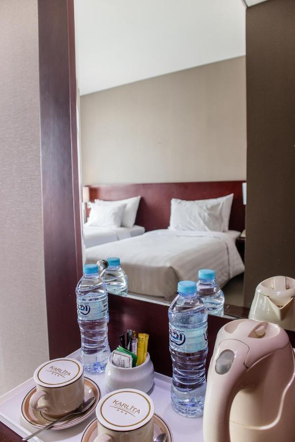 Karlita Hotel Tegal Kültér fotó